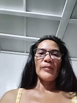 Snapshot of ImYourWoman_55 chatting on May 2026 09:25:01 AM ImYourWoman 55 online show from May 2026 09:25:01 AM