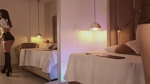 scarlethlux online show from October 2025 04:53:01 AM