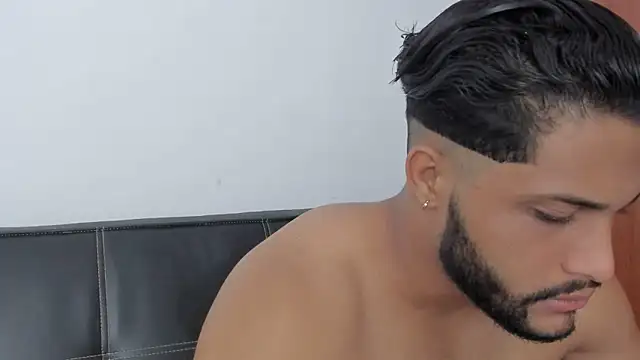 Pier Simons online show from December 2025 03:29:02 PM