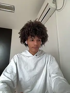 Max Rain online show from September 2025 06:10:01 PM