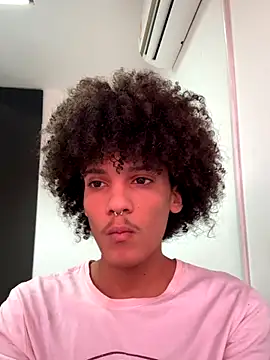 Max Rain online show from November 2025 07:16:02 PM