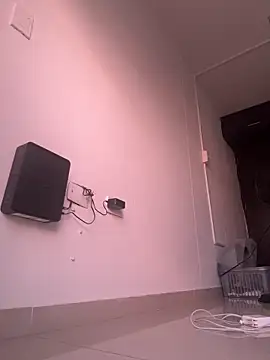 Max Rain online show from November 2025 03:44:02 PM