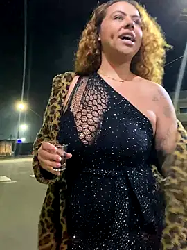 Chloe Leaozinho online show from October 2025 10:40:02 PM