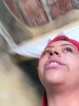 Chloe Leaozinho online show from January 2026 04:55:01 PM