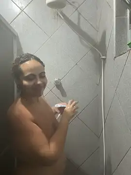 Snapshot of Chloe_Leaozinho chatting on May 2026 02:08:02 AM Chloe Leaozinho online show from May 2026 02:08:02 AM