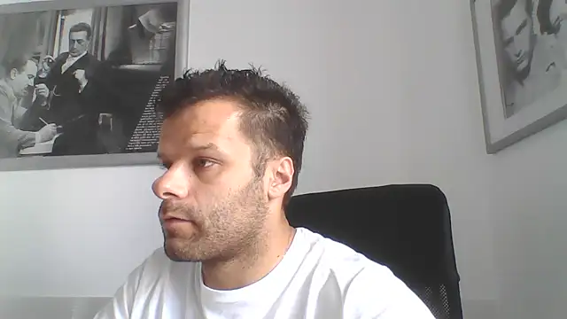 Snapshot of FROCETTO93 chatting on June 2026 06:40:02 AM FROCETTO93 online show from June 2026 06:40:02 AM