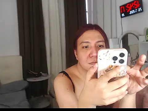 Snapshot of stellahugeX chatting on July 2026 04:43:02 AM stellahugeX online show from July 2026 04:43:02 AM