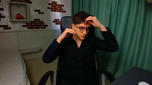 FelixStarkk online show from April 2026 04:19:01 AM