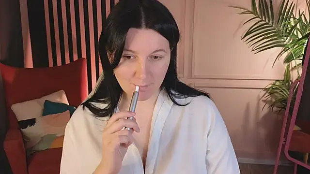 love me  tonight  online show from October 2025 01:06:02 AM