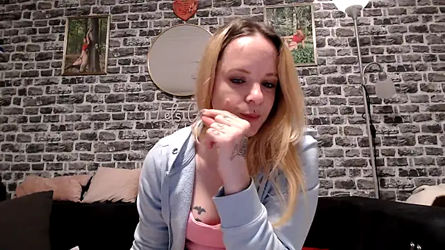 Snapshot of SexyMilf_37 chatting on April 2026 08:50:02 PM SexyMilf 37 online show from April 2026 08:50:02 PM