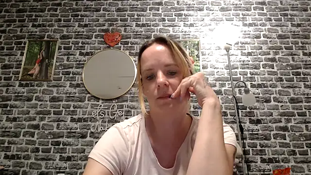Snapshot of SexyMilf_37 chatting on April 2026 08:48:01 PM SexyMilf 37 online show from April 2026 08:48:01 PM