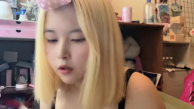 Snapshot of luna51888 chatting on September 2025 11:43:02 AM luna51888 online show from September 2025 11:43:02 AM