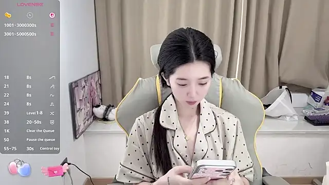 Snapshot of OiOi-666 chatting on May 2026 01:36:02 AM OiOi-666 online show from May 2026 01:36:02 AM