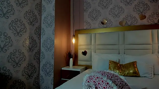 luna hot ass online show from February 2026 03:47:02 AM