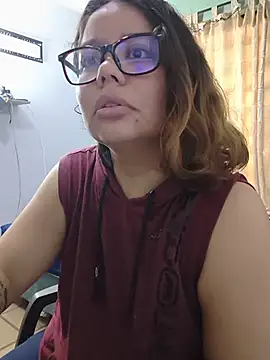 Snapshot of saenz_eymi chatting on June 2026 03:45:01 PM saenz eymi online show from June 2026 03:45:01 PM