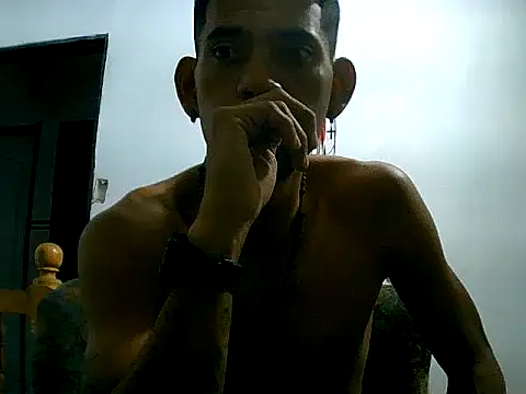 Snapshot of Negritohot2828 chatting on April 2026 02:44:02 AM Negritohot2828 online show from April 2026 02:44:02 AM