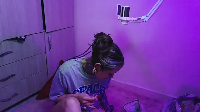 vainilla doll online show from April 2026 02:45:01 AM