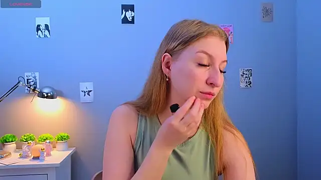 LorettaGladman online show from November 2025 04:12:01 AM