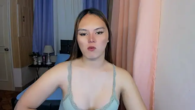 Snapshot of ameliamaureen chatting on May 2026 05:45:01 AM ameliamaureen online show from May 2026 05:45:01 AM