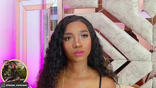 Tessa Owenss online show from October 2025 08:29:01 PM