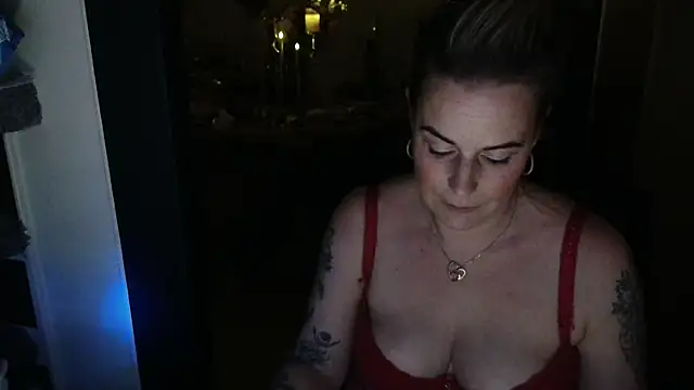 Mrs-Aurora online show from March 2026 10:03:02 PM