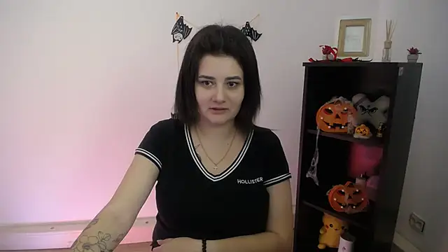 Katrin kiss  online show from November 2025 01:34:02 PM