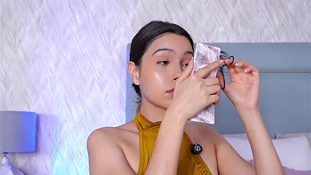 Sofy Bradd online show from October 2025 03:15:01 AM