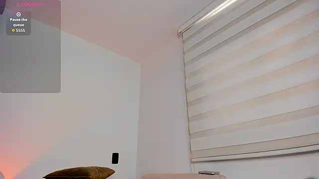 arianna 000 online show from May 2026 12:43:02 PM