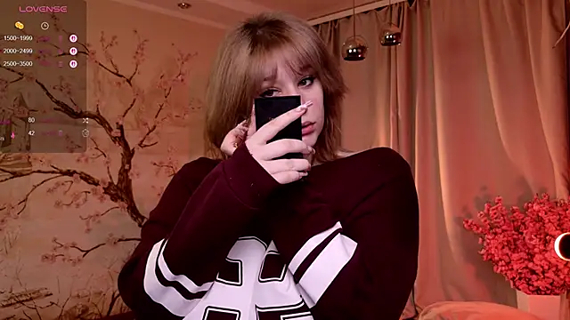 Morvelyn online show from November 2025 12:41:02 PM