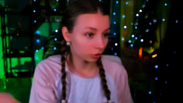 JulieDaniel online show from December 2025 09:48:01 AM