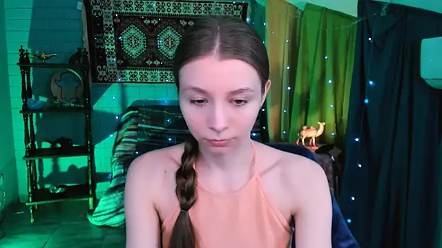 Snapshot of JulieDaniel chatting on April 2026 04:14:02 AM JulieDaniel online show from April 2026 04:14:02 AM