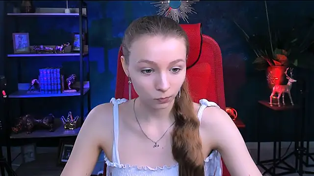 Snapshot of JulieDaniel chatting on May 2026 04:08:01 AM JulieDaniel online show from May 2026 04:08:01 AM