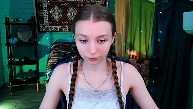 Snapshot of JulieDaniel chatting on May 2026 08:20:01 AM JulieDaniel online show from May 2026 08:20:01 AM