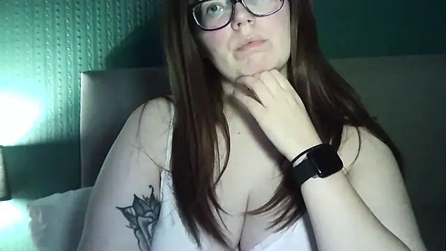 Snapshot of Curvy-BellaX chatting on October 2025 06:50:01 PM Curvy-BellaX online show from October 2025 06:50:01 PM