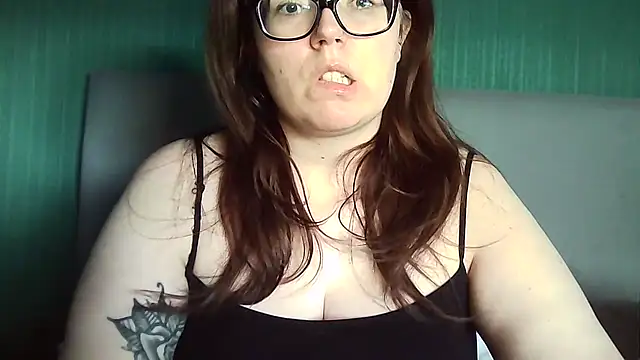 Snapshot of Curvy-BellaX chatting on October 2025 03:20:02 PM Curvy-BellaX online show from October 2025 03:20:02 PM