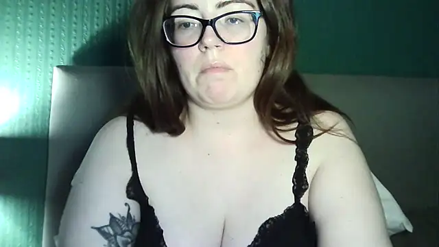 Snapshot of Curvy-BellaX chatting on October 2025 08:41:01 PM Curvy-BellaX online show from October 2025 08:41:01 PM