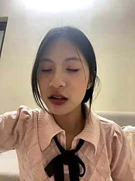 Lil-Gi online show from September 2025 04:40:02 PM