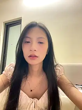 Lil-Gi online show from October 2025 03:31:02 PM