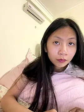 Lil-Gi online show from November 2025 03:56:02 PM