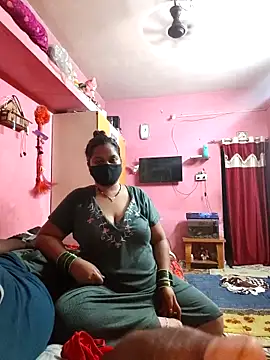 Snapshot of biggbobbsgirl chatting on May 2026 06:35:02 PM biggbobbsgirl online show from May 2026 06:35:02 PM