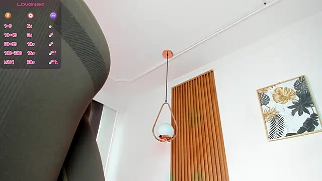 NicolWhite online show from November 2025 12:09:02 PM