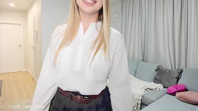 nicole blueberry online show from September 2025 08:24:01 PM