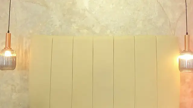 nayiraa  online show from October 2025 11:43:01 AM