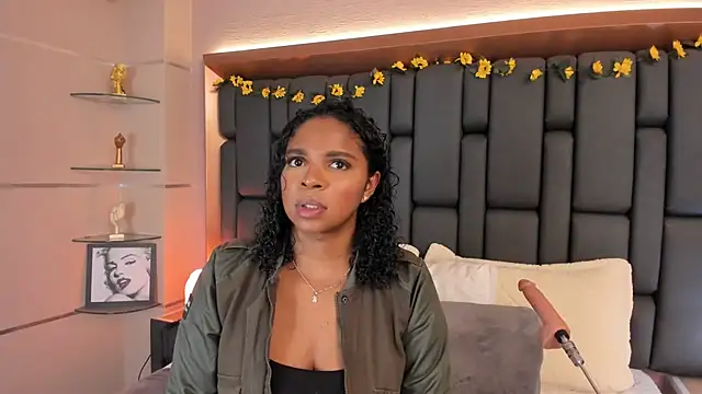 LisaMendez online show from November 2025 11:04:02 PM