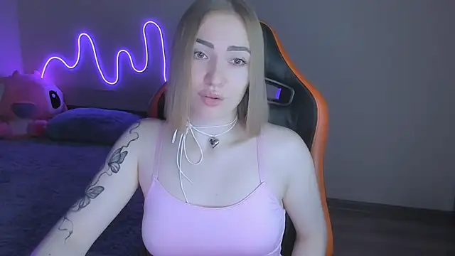 LaraKrein lk online show from November 2025 01:43:03 PM