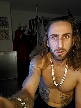 Snapshot of SugarThug chatting on September 2025 04:26:01 AM SugarThug online show from September 2025 04:26:01 AM