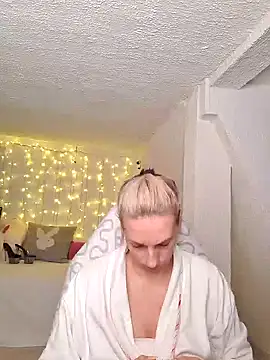 Snapshot of SexyJulia21 chatting on December 2024 11:50:02 AM SexyJulia21 online show from December 2024 11:50:02 AM