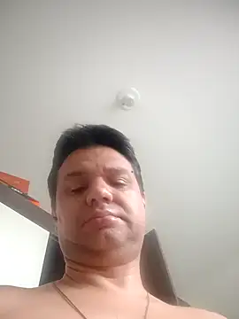 Snapshot of Crocante_Hot chatting on November 2025 05:13:02 PM Crocante Hot online show from November 2025 05:13:02 PM