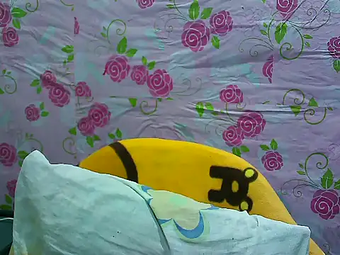 Snapshot of Suckable_leigh chatting on February 2026 07:23:02 PM Suckable leigh online show from February 2026 07:23:02 PM