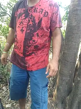 Snapshot of Aeroxx chatting on April 2026 04:42:01 AM Aeroxx online show from April 2026 04:42:01 AM